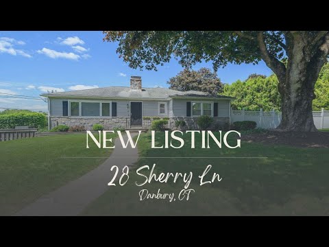 28 Sherry Lane Danbury, CT - seconds to Candlewood Lake and Danbury Town Park!