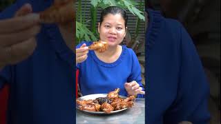 Eating chicken thigh shorts food 04