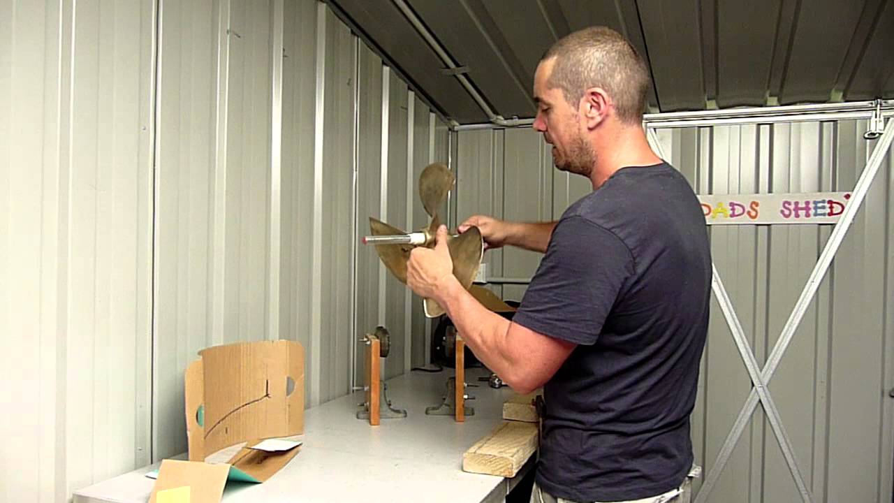 How to Straighten a bent boat propeller - Balancing 