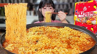 картинка: Видео поедания 10 раменов без редактирования🍜Spicy ramen eating show ASMR MUKBANG