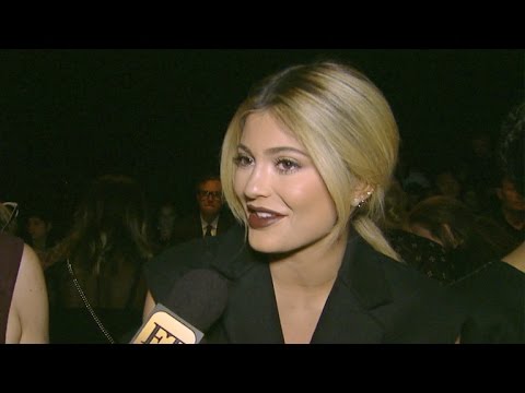 Video: Kylie Jenner: Fans Tease Her Misshapen Foot And She Answers