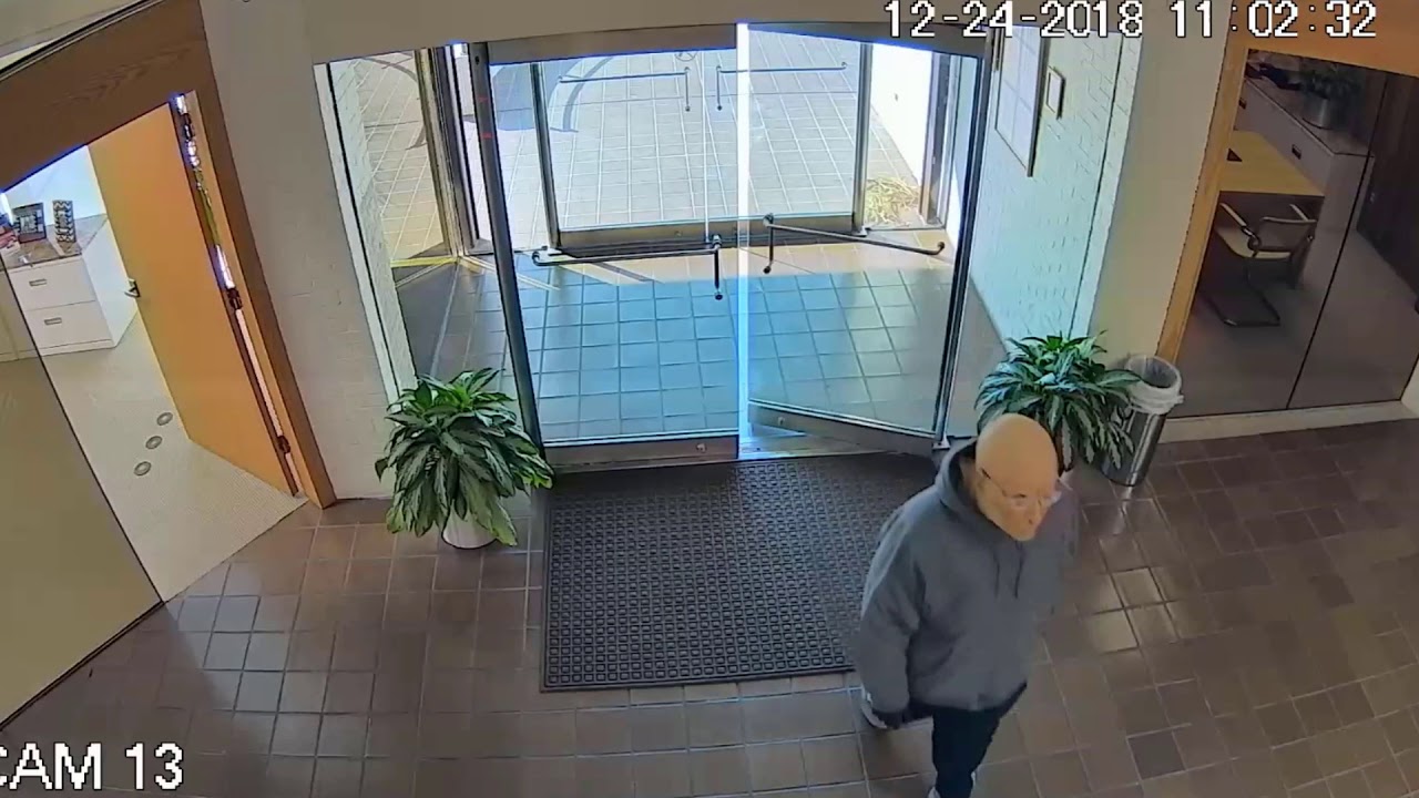 Corpus Christi police seek Christmas Eve bank robbery suspect
