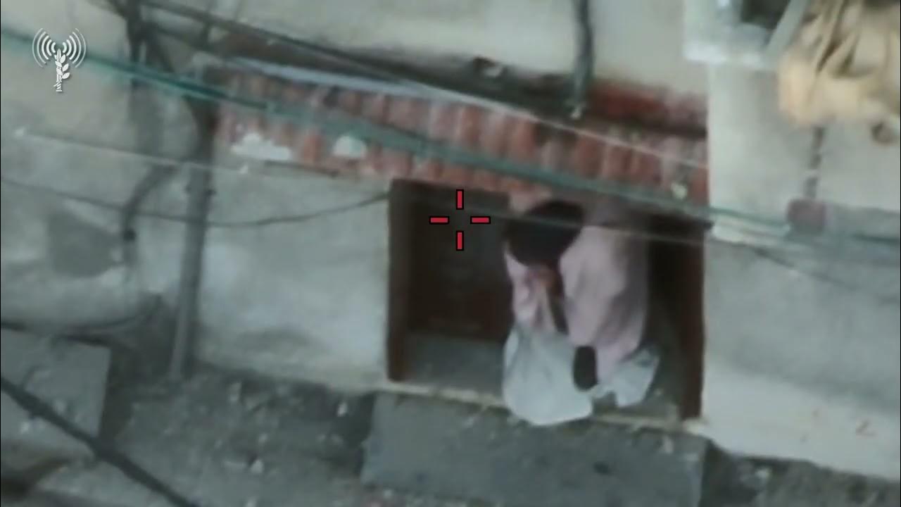 Усама бен ладен аль каида 2001. Аль каида лидер группировки. Террорист жизни. Современные террористы. Террорист жизни.