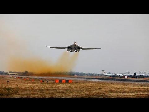 Российские Ту-160 пролетели вдоль границ Белоруссии