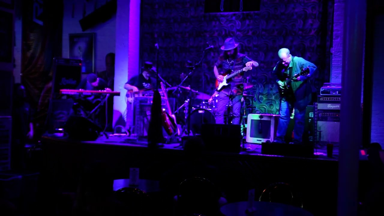 Tommy Kelly Band at Slippery Noodle - Indy 11/4/23   "Whipping Post"