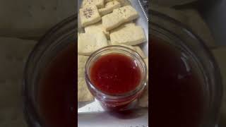 Crackers with jam anyone 🤣🤣🤣🍓😋