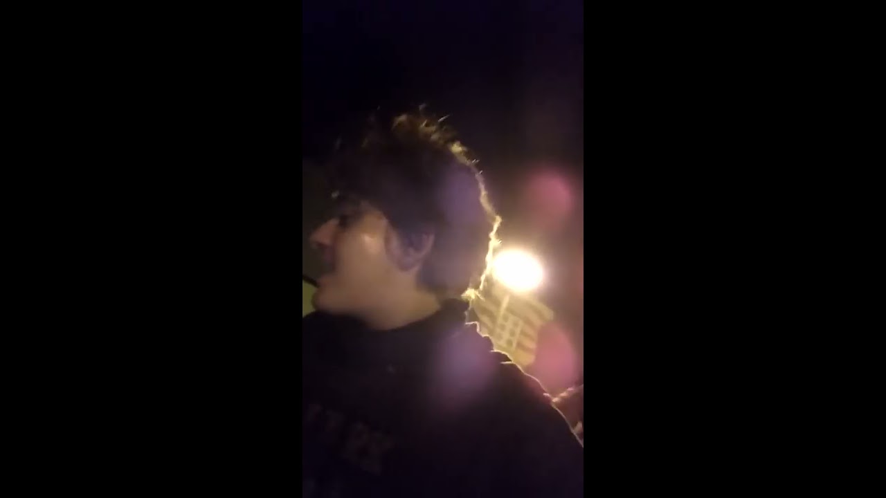 Mi hermana enseña las tetas y pasa esto... YouTube