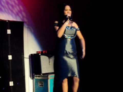 Maeve Denise Uy singing Bakit Nga Ba Mahal Kita by Laarni Lozada