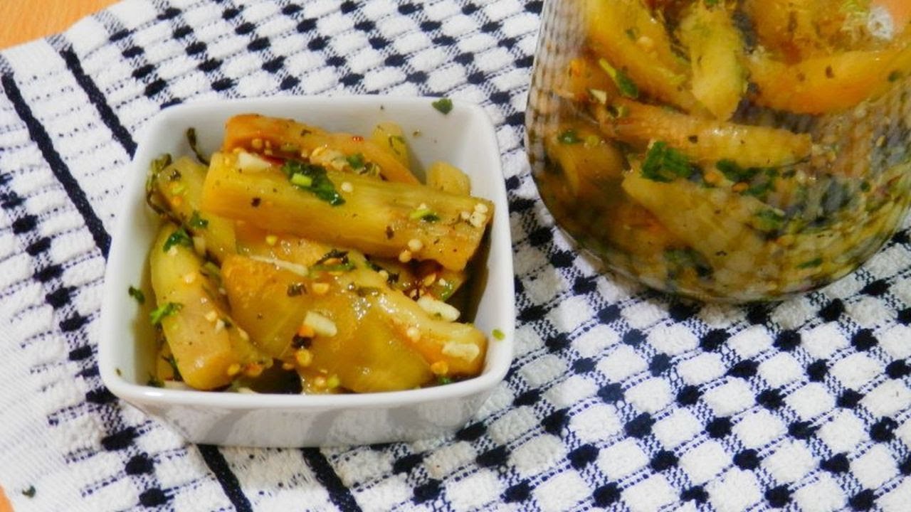 مخلل الباذنجان الايطالي في محلول حمضي ومنكهة بالأعشاب |  Eggplant pickled