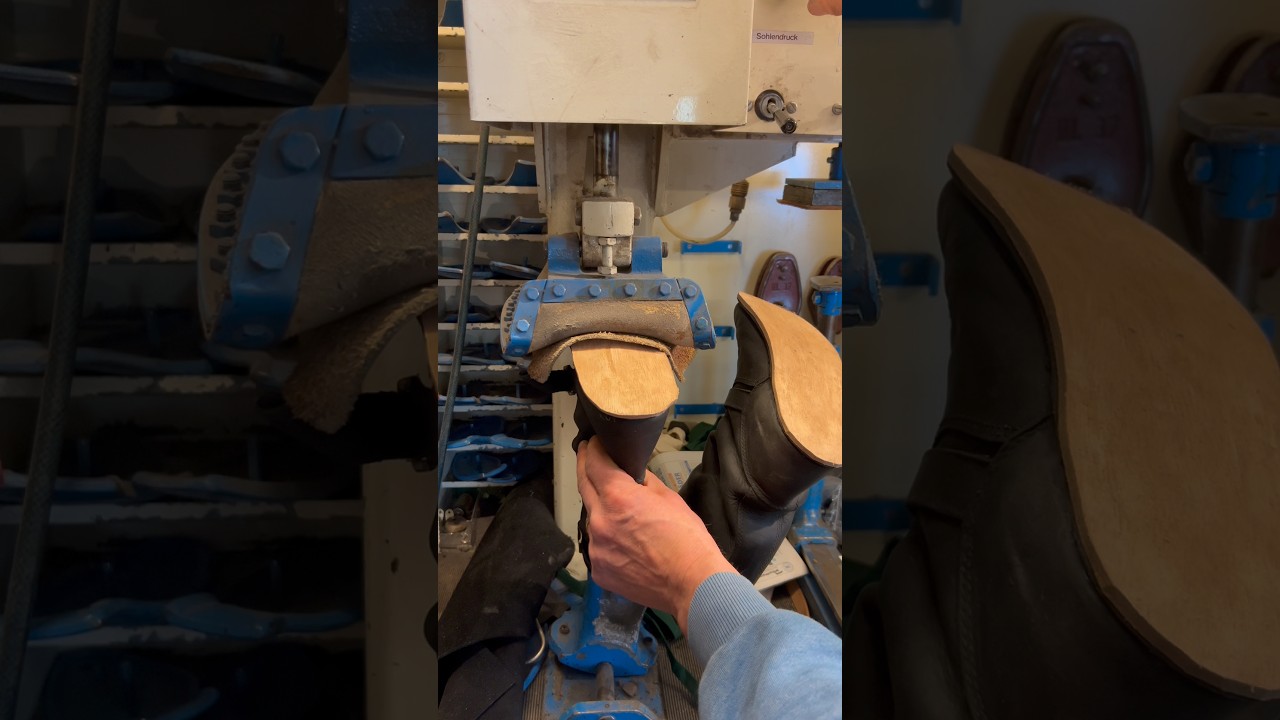 Motorradstiefel neu aufgebaut #nachhaltigkeit #schuhmacher #schuhe #restoration #shoes #vibram#diy