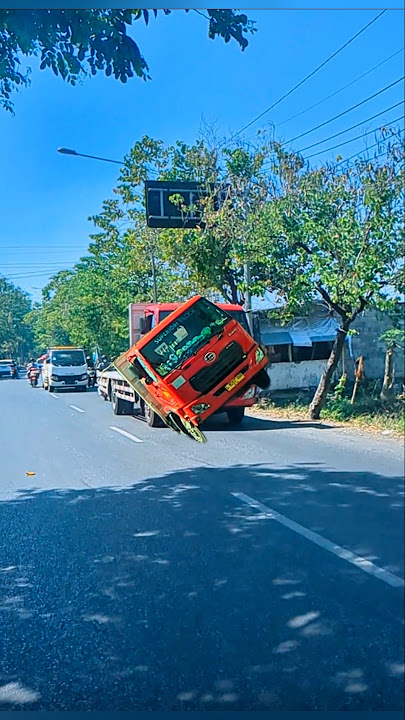 Truk angkutan joget dj #trukolengmbois #automobile #trukjogetrukjoge #trukmania #trukjoget #busmania