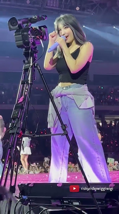 220514 Momo TT - Encore LA (fancam)