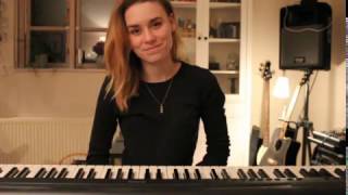 Elvis Presley - Can't Help Falling in Love (cover by Bettina Bagger)