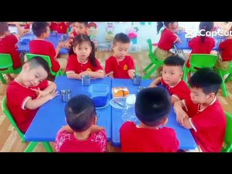 Giờ uống sữa của các bé 4B2