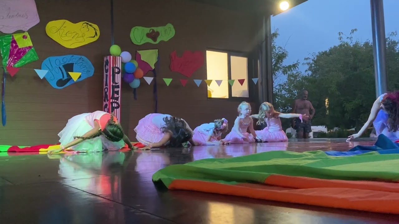 Poreč Bijela uvala Pepi show nastop z Lily (Belgija)