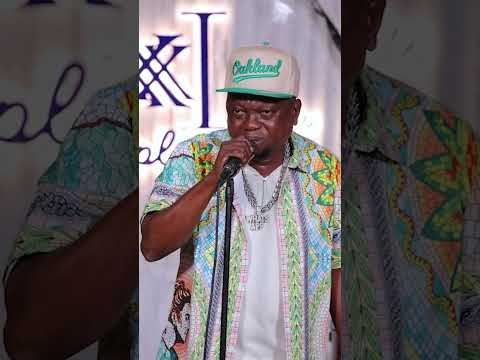 HUU UNYAMA WA BABU INSPECTOR HAROUN AKIIMBA LIVE GETI KWENYE XXL UNPLUGGED
