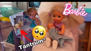 Barbie sisters meet the new baby for the first time Trantrum