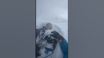 Climber Found Alive in Everest’s Death Zone — A Real Rescue #everest #deathzone  #rescue #climbers