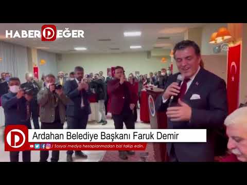 Ardahan Belediye Başkanı Faruk Demir'den 'Sarı saçlı mavi gözlüm' performansı
