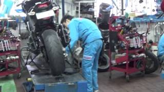 Где готовят мотоциклы к продаже в Японии, Мойка и ремонтная зона(, 2016-01-24T22:04:36.000Z)