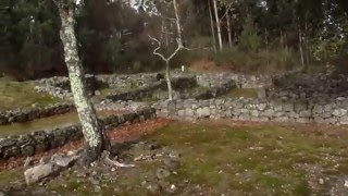 Castro de Monte Mozinho - Casas Abaixo da Muralha