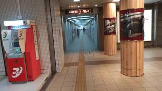 【京都の日常】地下鉄山科駅、地下道を通って、三条通り方面の出口に向かう。