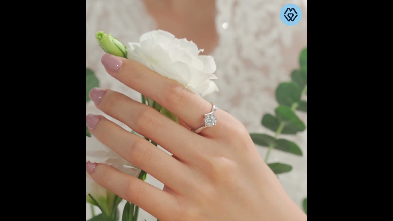 A snowflake ring that sparkles with pure radiant beauty.