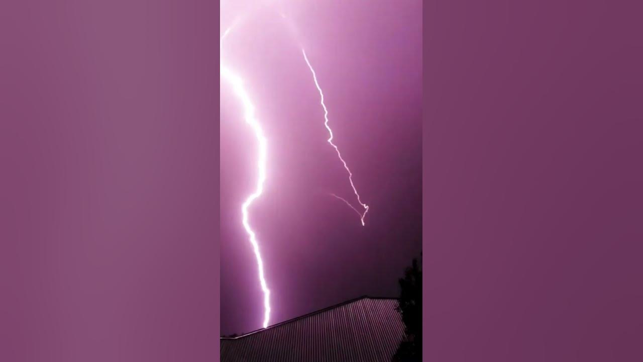 FORTE TEMPESTADE DE RAIOS ATINGE O PARANÁ NESSA MADRUGADA #compartilhe #shorts