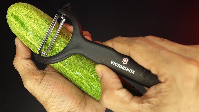 The Best Vegetable Peeler: Kuhn Rikon vs. OXO Good Grips Pro Swivel - The  Produce Nerd