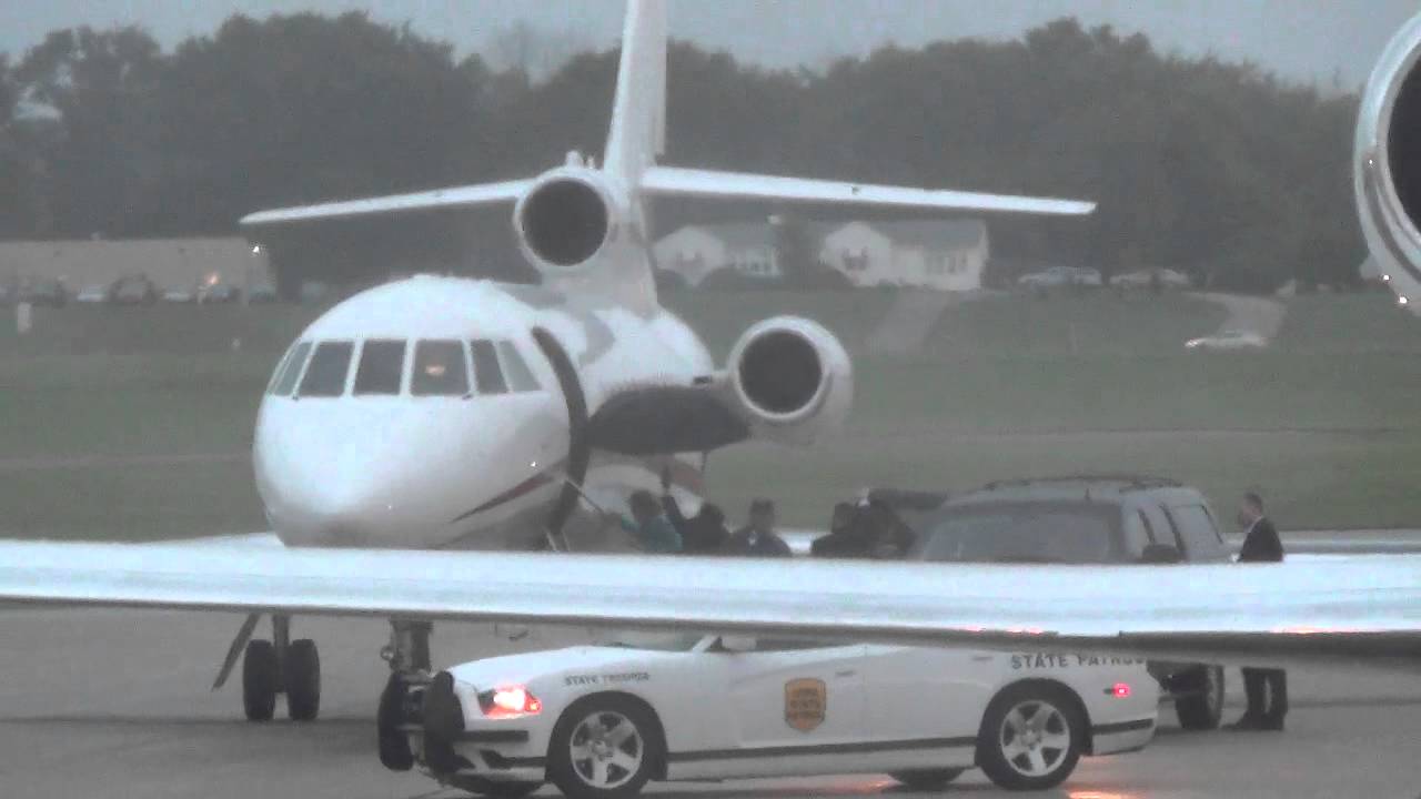 Hillary Clinton Boards Private Jet In Iowa