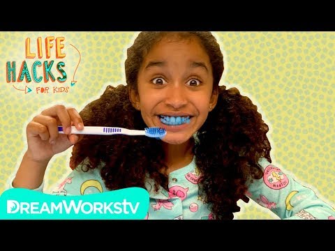 prank-your-friends-at-a-sleepover-|-life-hacks-for-kids