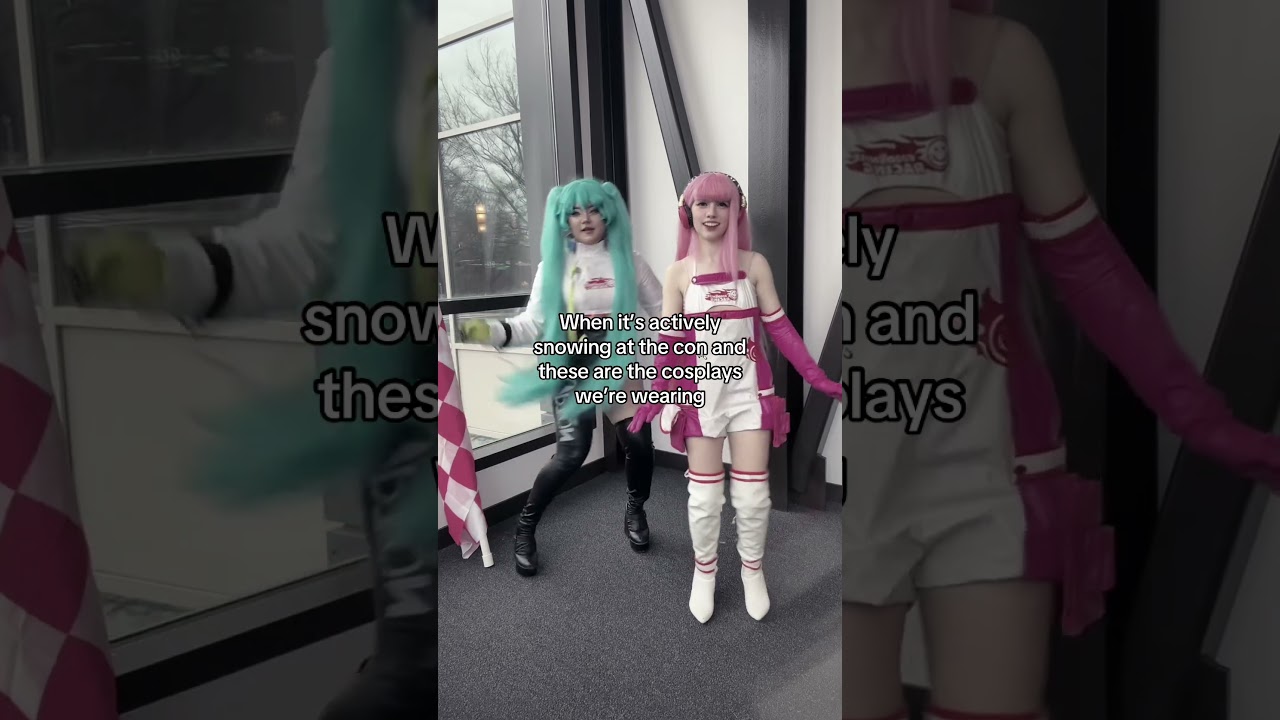 We were freezing every time we had to go outside but worth it 👍 Miku: @Melodic.cosplay  #cosplay