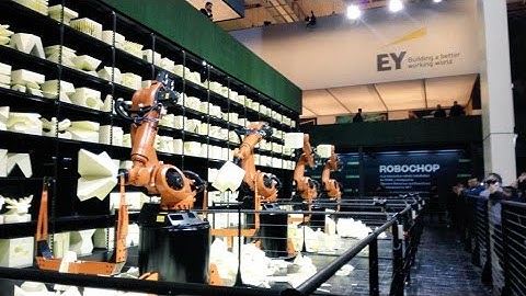 RoboChop Robotic Arm Lets You Design Your Own Furniture