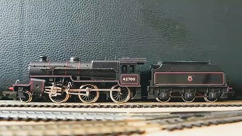 Lima OO Gauge model. LMS Mogul Class 5MT (Crab)  2-6-0. No 42700