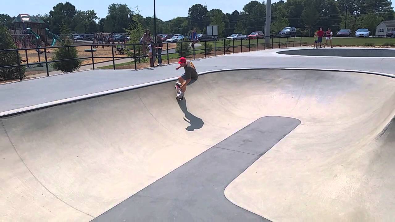Isaac Johnston Flow Bowl 2 (Swift Cantrell Skatepark)