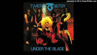 Twisted Sister – Under The Blade