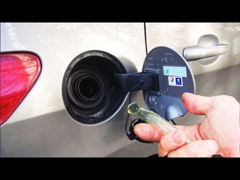 Видео: Как слить бензин из топливного бака Honda CRV?