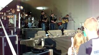 Video thumbnail of "Trail West at Tiree Music Festival 2013"