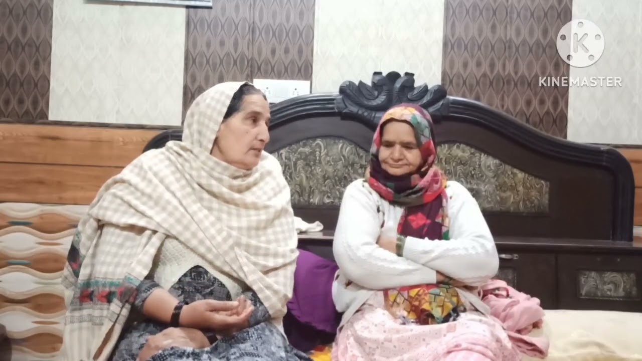 🏵️🌺- एक चोर ने दूसरे चोर का धन चूरा लिया,फेर माथे क हाथ मार क रोया दूसरा चोर, देखो बेबे के होया।