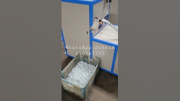 Plastic injection molding machine for bottle cap production with cutting cap machine together