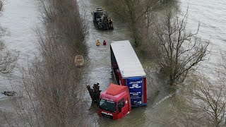 HGV Fail & Recovery!! || Welney Wash DEEP FLOOD || Vehicles vs Floods compilation || #147