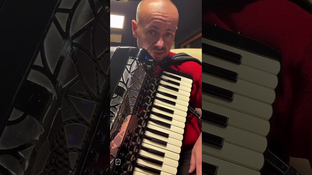 Emil Poke‼️Doamne câtă frumusețe, tot are melodii posibile❤️‼️