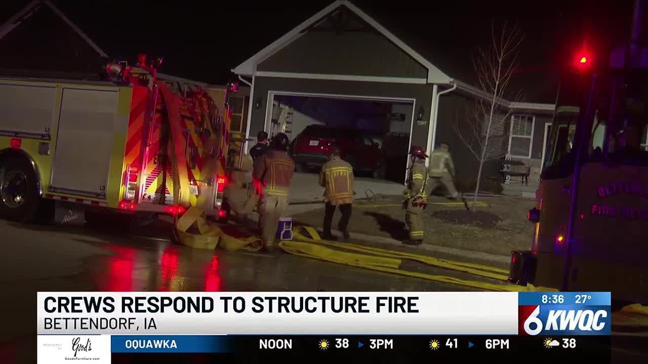 Crews respond to house fire in Bettendorf Saturday - YouTube
