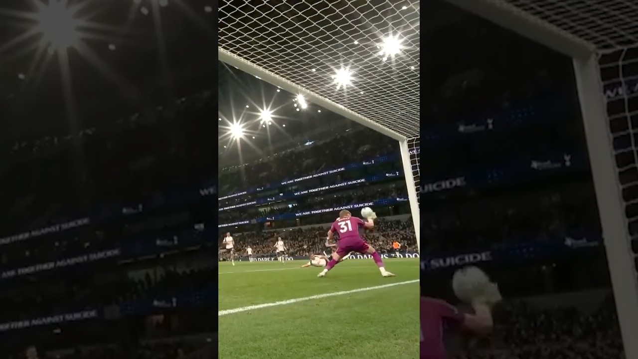 Two sensational saves from Toni Kinsky 🧤