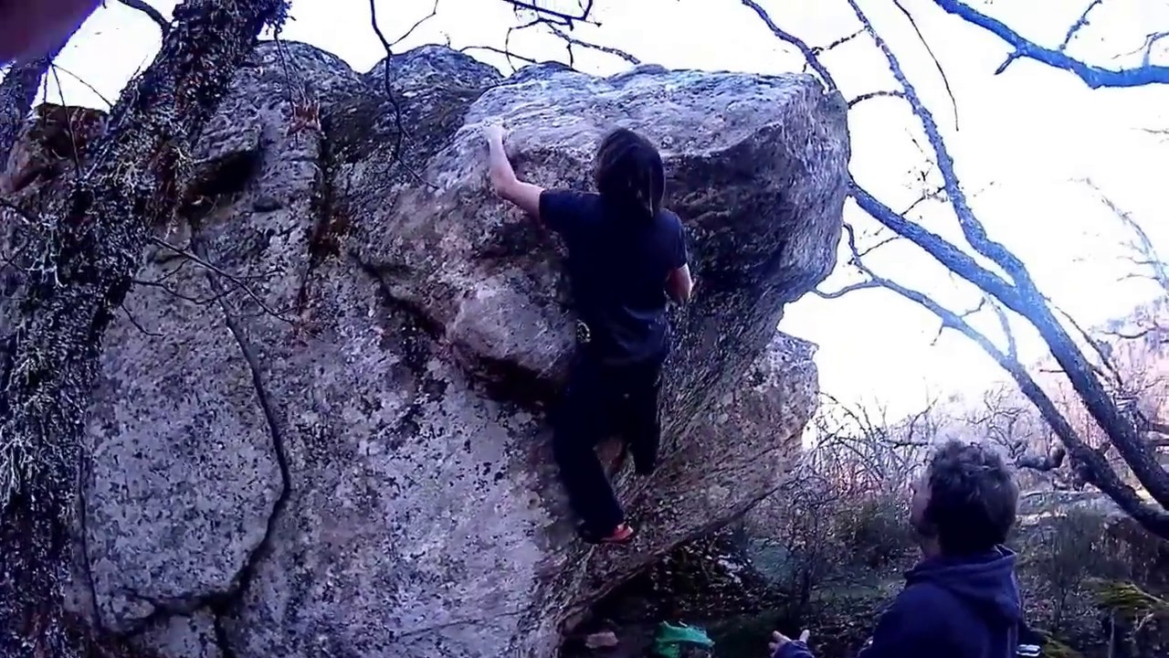 Escalada en Pedrajas Soria, bloque DIGITAL CRUX 7B