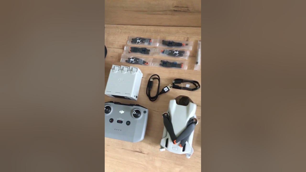Unboxing DJI Mini 3 Fly More Combo