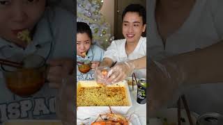 Mukbang hộp mì gói Hàn Quốc siêu to đùng! - CAO HOÀNG MẪN