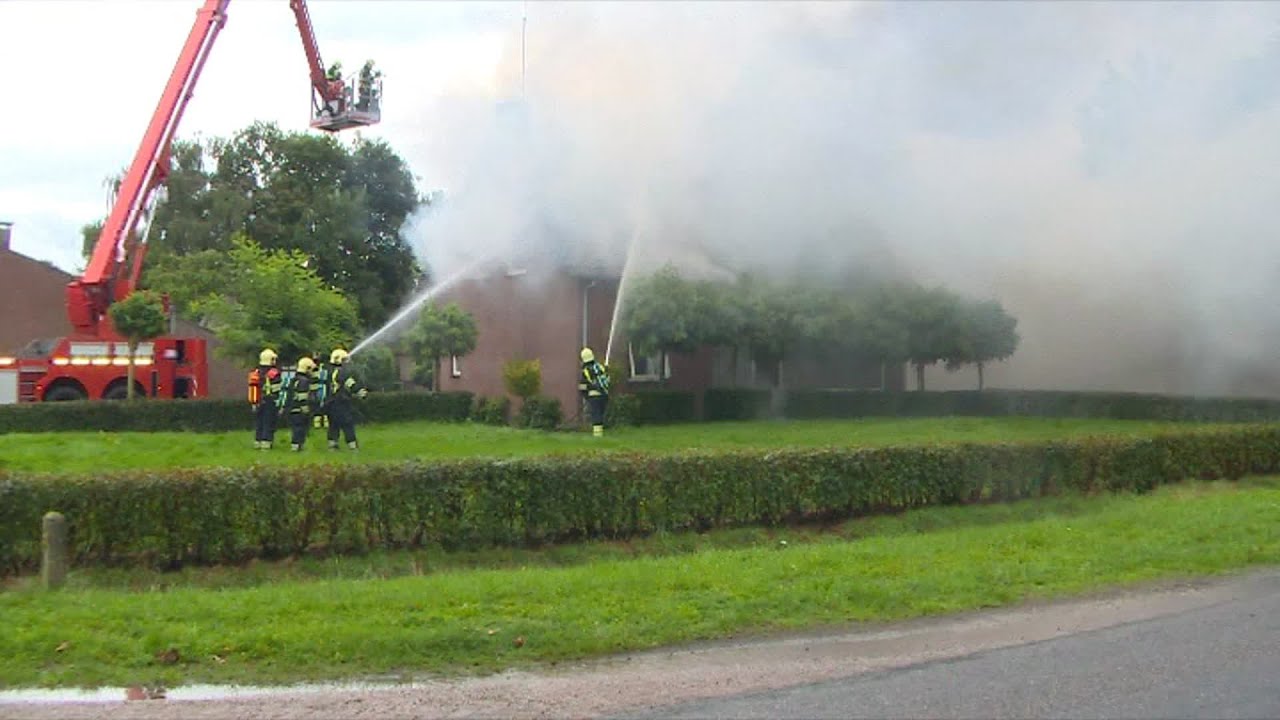 Man zwaargewond na brandstichting in Reusel