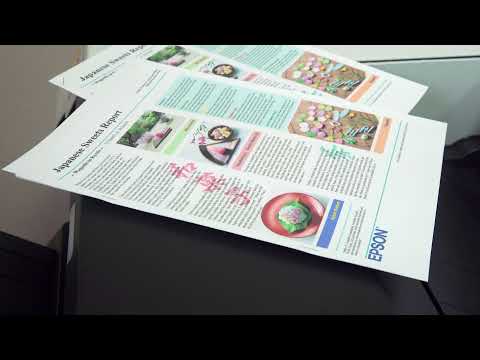 Epson WorkForce Enterprise | Печать буклетов и брошюр, демонстрация работы степлера и дырокола