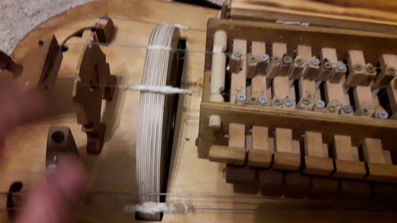 Самодельная колесная лира б/у, внешний вид.